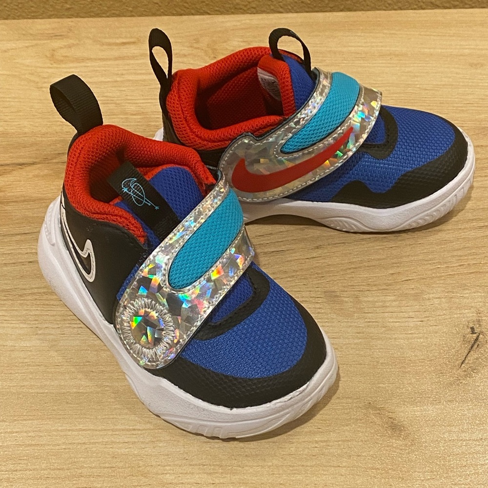 NIKE TEAM HUSTLE , toddler size 7C Kids Blue and Red Sneakers, Velcro closure